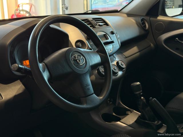 Auto - Toyota rav4 2.2 d-4d 136 cv sol