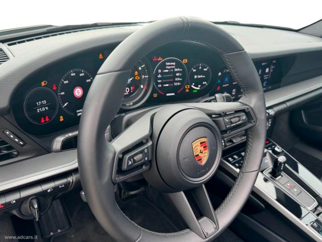 Auto - Porsche 911 carrera cabriolet