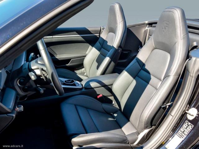 Auto - Porsche 911 carrera cabriolet