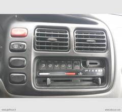 Auto - Suzuki grand vitara 1.6i 16v 3p.