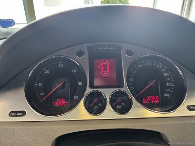 Auto - Volkswagen passat 2.0 tdi dpf var. comfortline