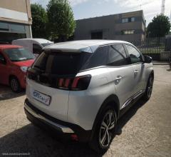 Auto - Peugeot 3008 bluehdi 130 s&s eat8 allure pack