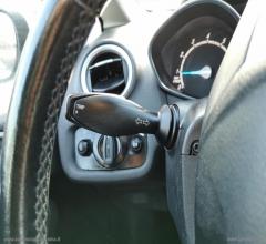 Auto - Ford fiesta 1.2 82 cv 5p. black & white ed.