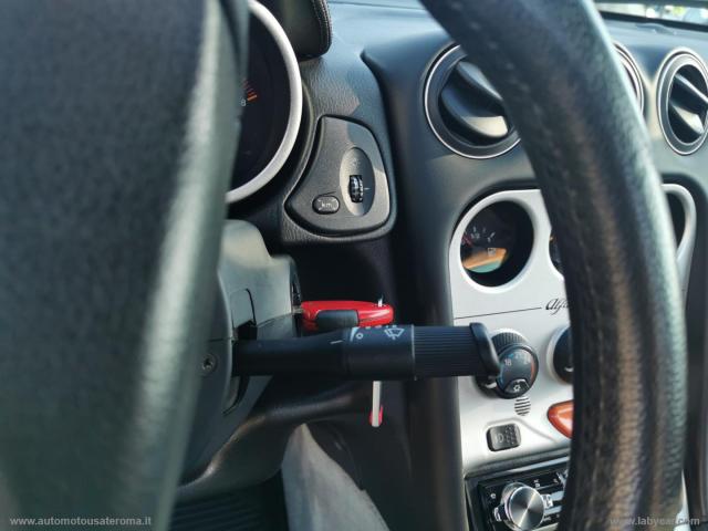 Auto - Alfa romeo spider 2.0i 16v t.s. l