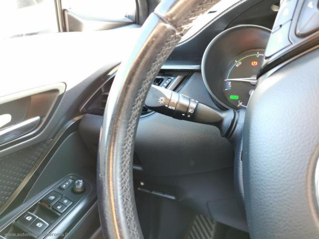Auto - Toyota c-hr 1.8 hybrid e-cvt business
