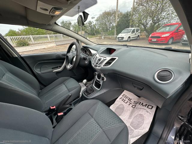 Auto - Ford fiesta 1.4 3p. bz.- gpl titanium