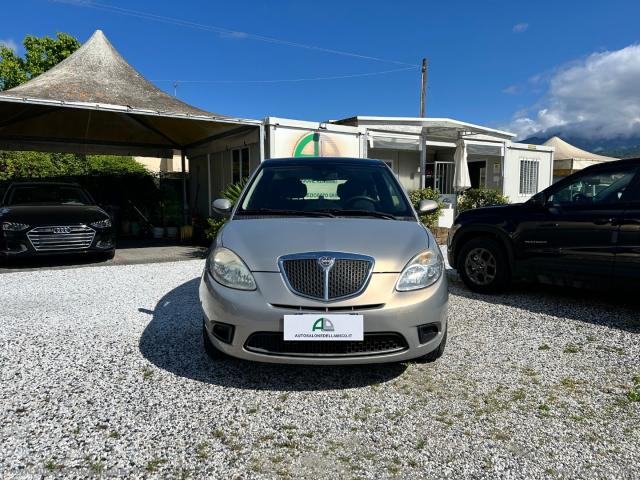 Auto - Lancia ypsilon 1.2 argento