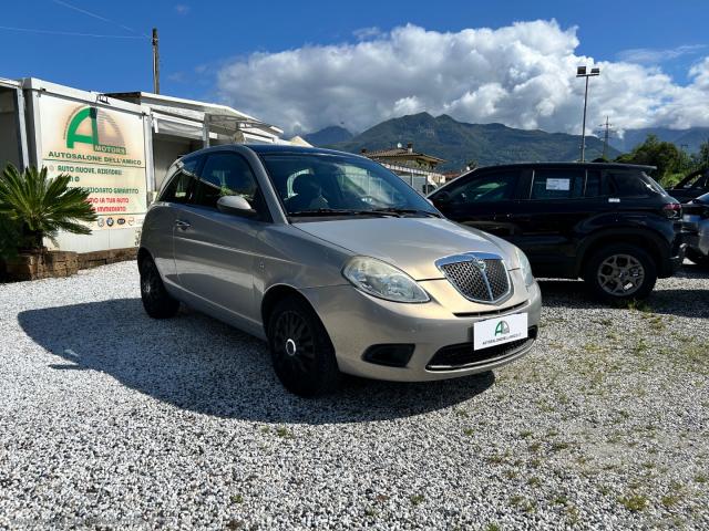 Auto - Lancia ypsilon 1.2 argento