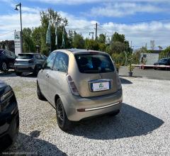 Auto - Lancia ypsilon 1.2 argento