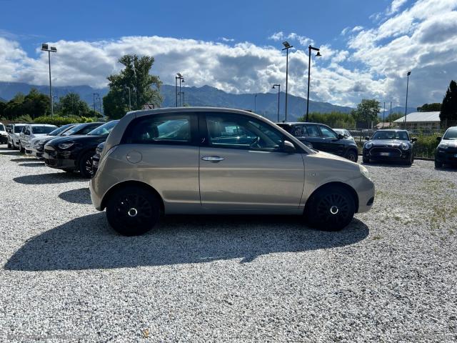 Auto - Lancia ypsilon 1.2 argento