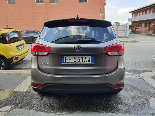 Auto - Kia carens 1.6 gdi class