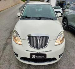 Auto - Lancia ypsilon 1.2 69 cv diva