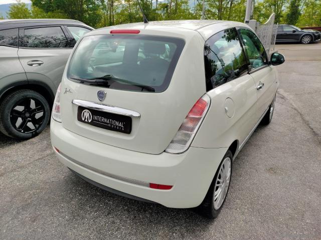 Auto - Lancia ypsilon 1.2 69 cv diva