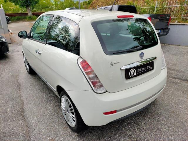 Auto - Lancia ypsilon 1.2 69 cv diva