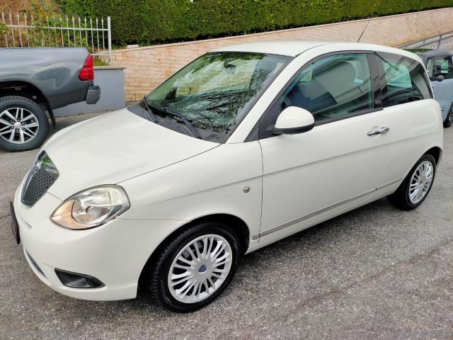 Auto - Lancia ypsilon 1.2 69 cv diva