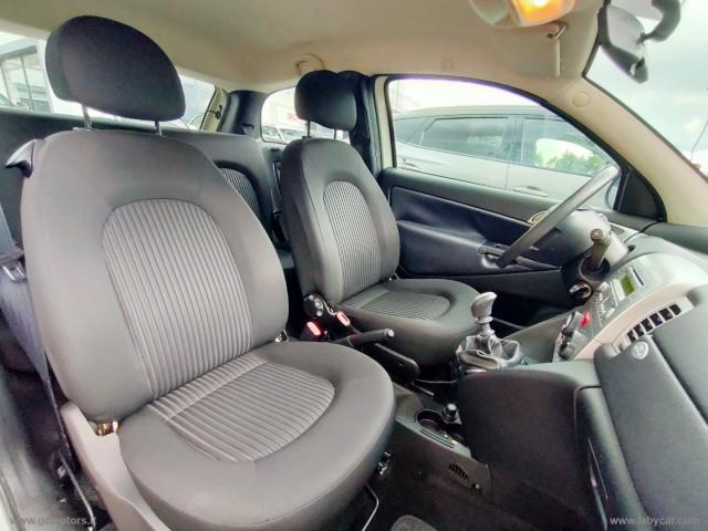 Auto - Lancia ypsilon 1.2 69 cv diva