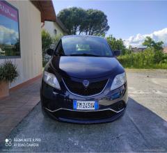 Auto - Lancia ypsilon 1.2 69 cv 5p. silver