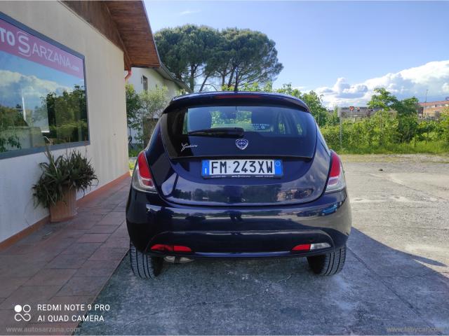 Auto - Lancia ypsilon 1.2 69 cv 5p. silver