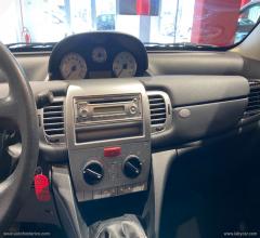 Auto - Lancia ypsilon 1.3 mjt 75 cv argento
