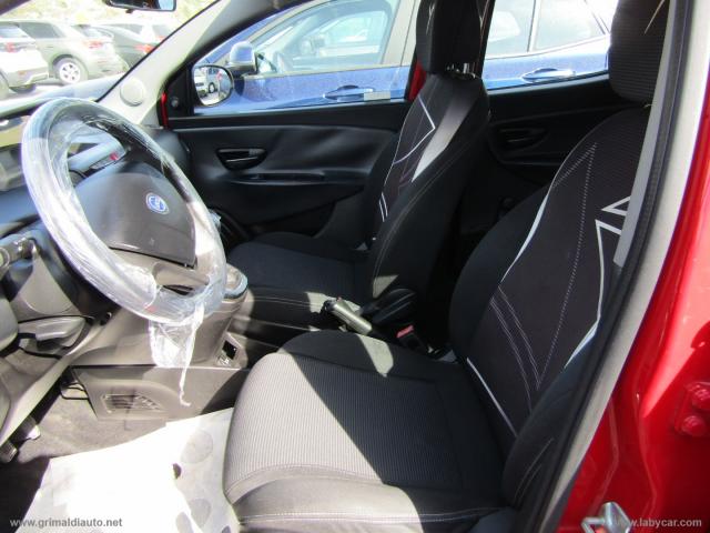 Auto - Lancia ypsilon 1.2 69 cv 5p. gpl ecochic silver