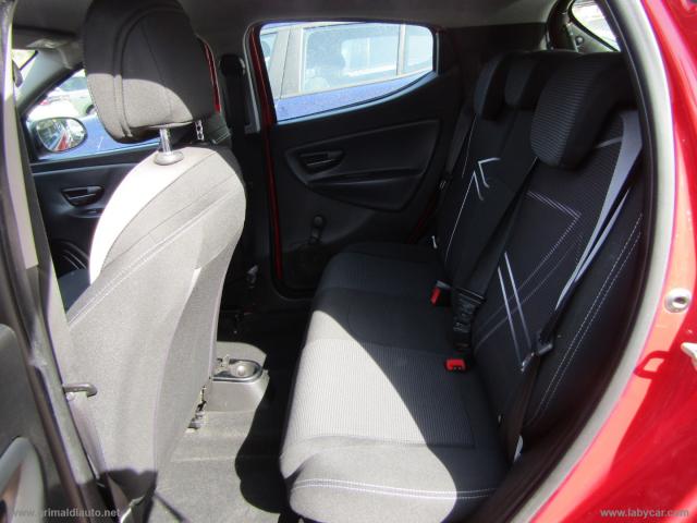 Auto - Lancia ypsilon 1.2 69 cv 5p. gpl ecochic silver
