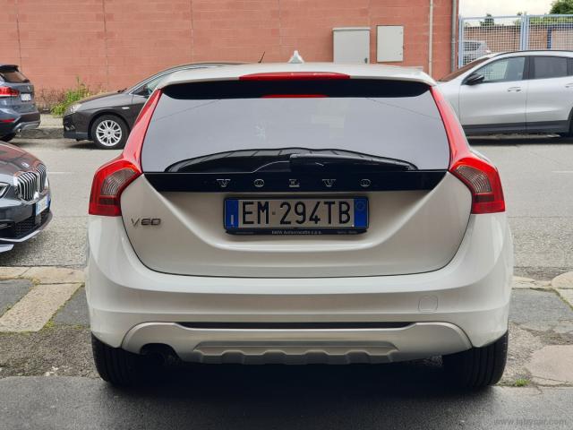 Auto - Volvo v60 drive