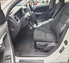 Auto - Volvo v60 drive