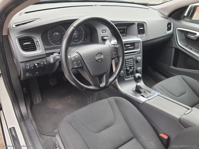 Auto - Volvo v60 drive