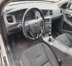 Auto - Volvo v60 drive