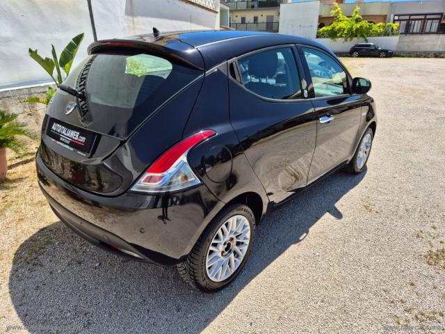 Auto - Lancia ypsilon 1.2 69 cv 5p. gpl ecochic gold