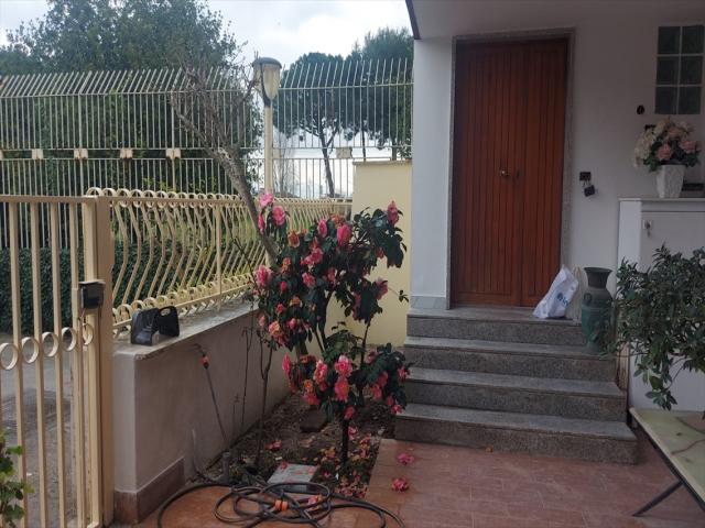 Casa indipendente in affitto a acerra zona olmitelli