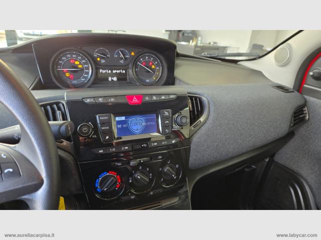 Auto - Lancia ypsilon 1.0 firefly 5ps&s hyb. eco silv.