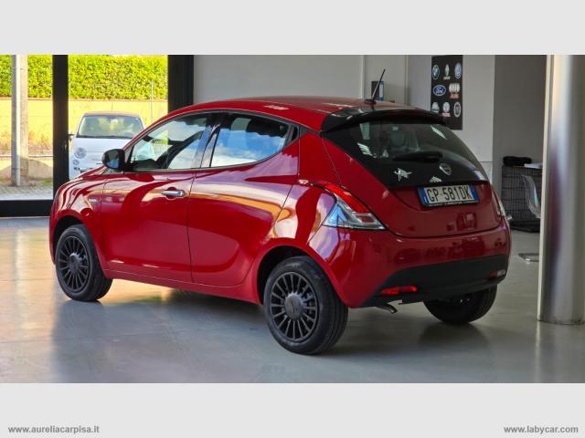 Auto - Lancia ypsilon 1.0 firefly 5ps&s hyb. eco silv.