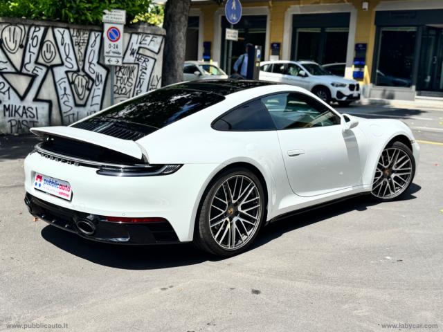 Auto - Porsche 911 carrera