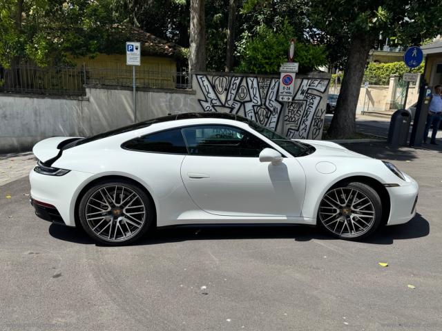 Auto - Porsche 911 carrera