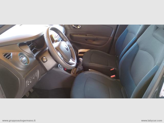 Auto - Renault captur 1.5 dci 8v 90 cv s&s wave