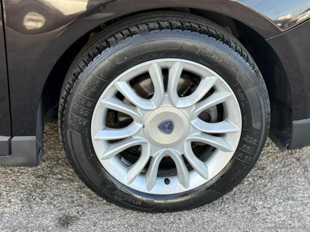 Auto - Lancia delta 1.6 mjt dpf oro