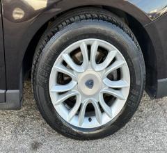 Auto - Lancia delta 1.6 mjt dpf oro