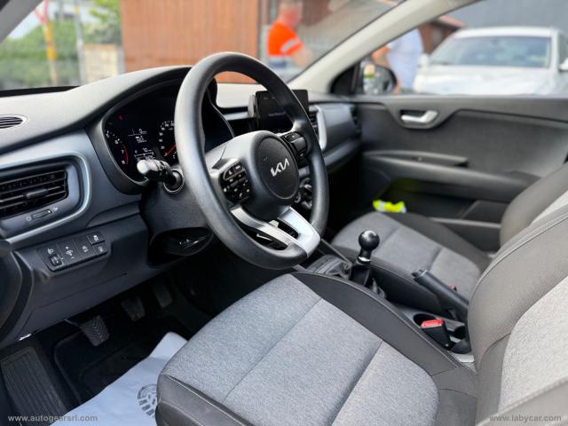 Auto - Kia stonic 1.2 dpi style