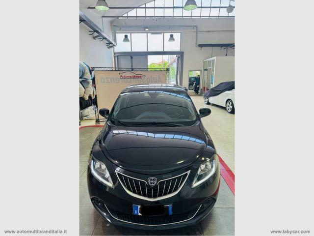 Auto - Lancia ypsilon 1.0 firefly 5p.s&s hybrid silver . a.ferr.