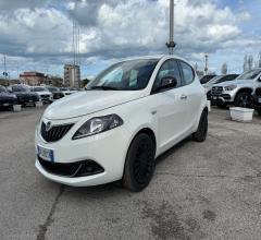 Lancia ypsilon 1.0 firefly 5p.s&s hyb. eco a.f.