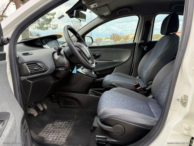 Auto - Lancia ypsilon 1.0 firefly 5p.s&s hyb. eco a.f.