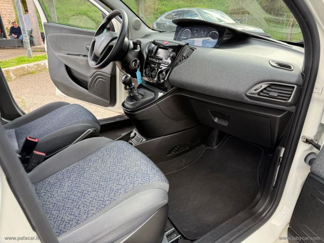 Auto - Lancia ypsilon 1.0 firefly 5p.s&s hyb. eco a.f.