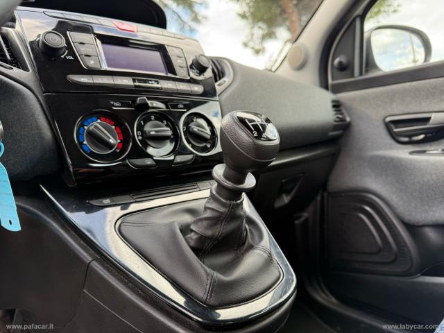 Auto - Lancia ypsilon 1.0 firefly 5p.s&s hyb. eco a.f.