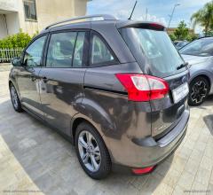 Auto - Ford c-max7 1.5 tdci 120 cv s&s business