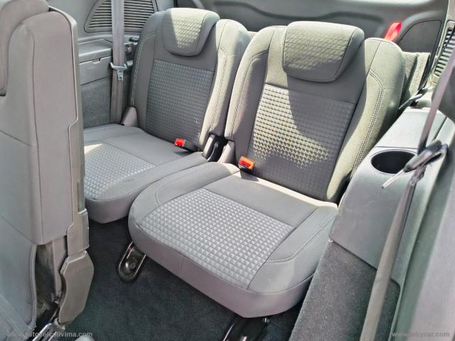 Auto - Ford c-max7 1.5 tdci 120 cv s&s business