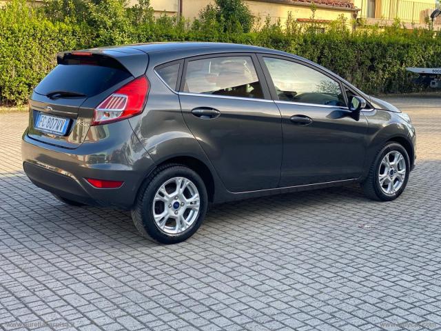 Auto - Ford fiesta 1.4 5p. bz.- gpl titanium