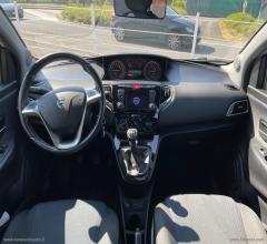 Auto - Lancia ypsilon 1.2 69 cv 5p. gold