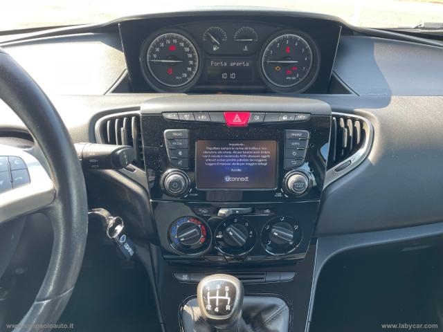 Auto - Lancia ypsilon 1.2 69 cv 5p. gold