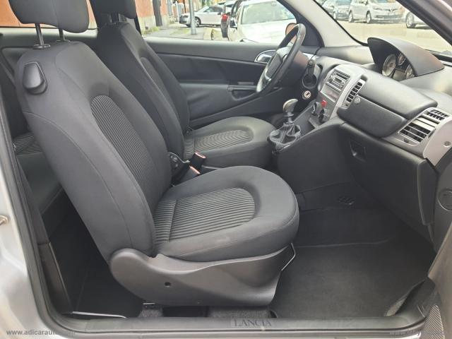 Auto - Lancia ypsilon 1.2 argento